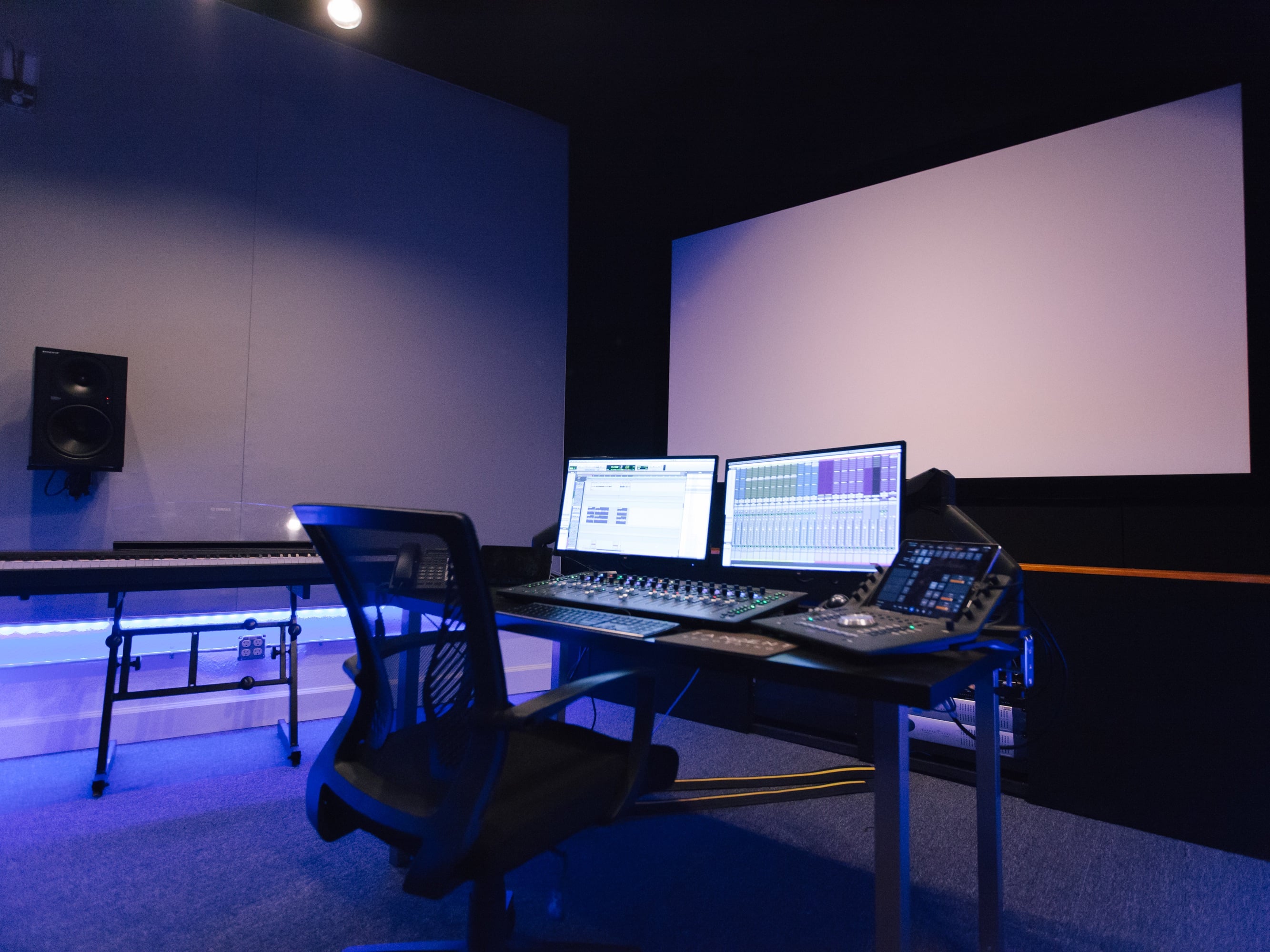 MIX ROOM